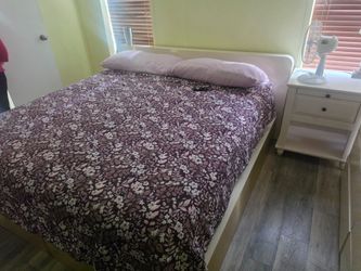 Set bethroom King size + mattress almost new