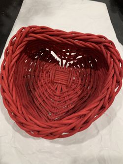 RED WOVEN HEART SHAPED BASKET