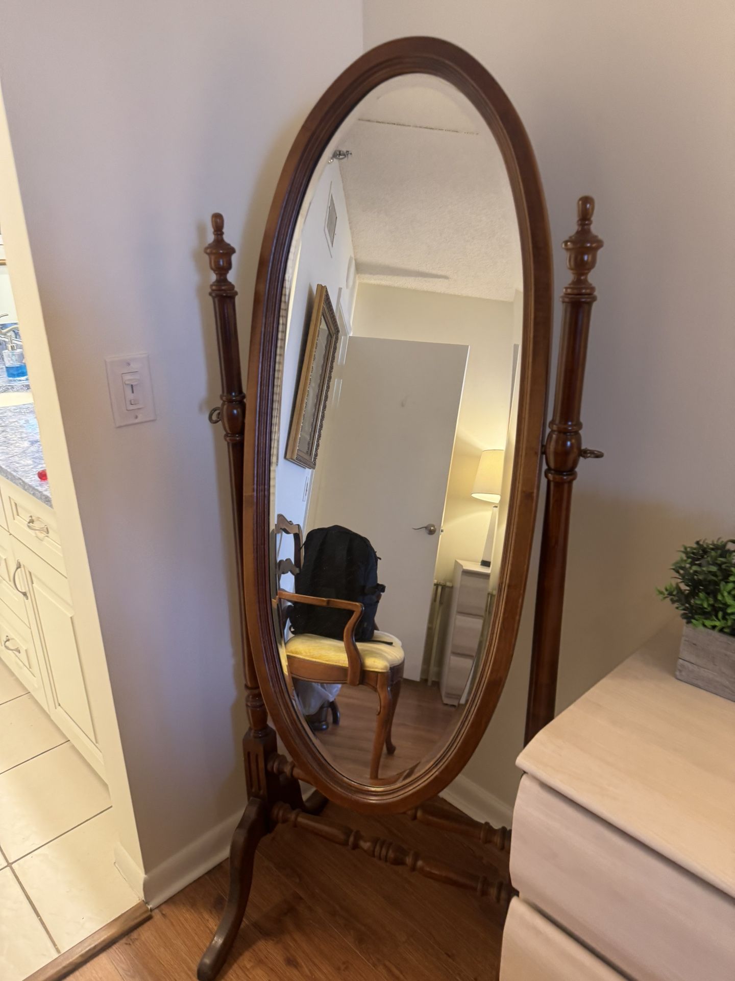Traditional Queen Anna Style Wood Floor Cheval Mirror Finish