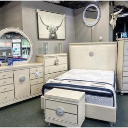 Queen Bedroom Set 