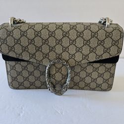 💯 Authentic Gucci Medium Size Hand Bag