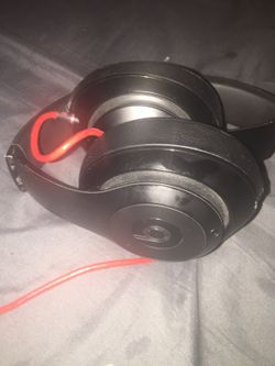 Beats studio/not wireless/