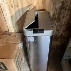Trash Can 