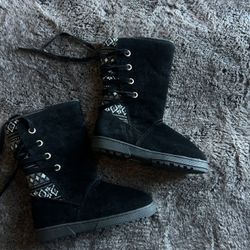 Boots ( NEW) Size:8
