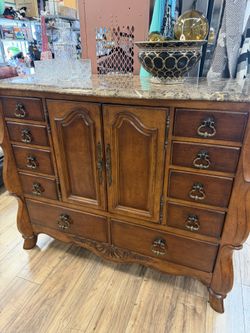 Dresser