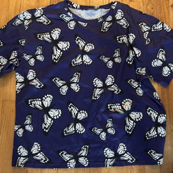Blue and white butterfly print casual t-shirt size large from SHEIN like new 