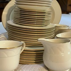 Lenox Golden Sand Dune China With Lenox Kelly Gold Silverware