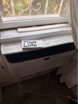 Air conditioner with remote