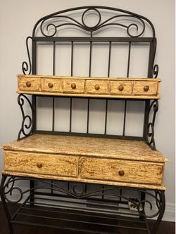 FARMHOUSE / VINTAGE BAKER’S RACK