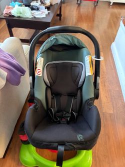 Infant car seat with bottom car attachment