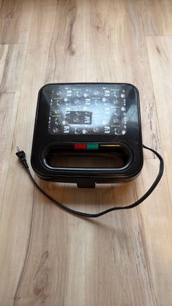 My Hero Academia waffle maker, Izuku Midoriya & Katsuki Bakugo