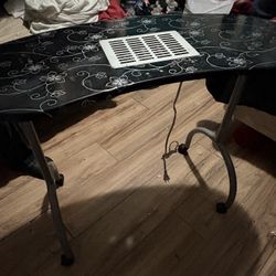 Nail Table 
