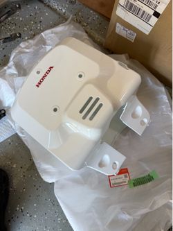 Honda ruckus NPS50 battery box plastics