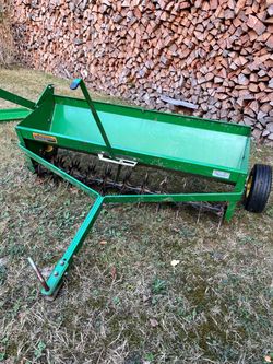 John Deere 42-in Spike Lawn Aerator