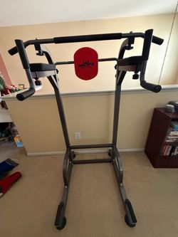 Pull up bar / power tower