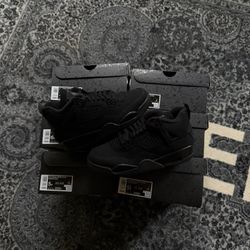 Air Jordan 4 Black Cat (2025)
