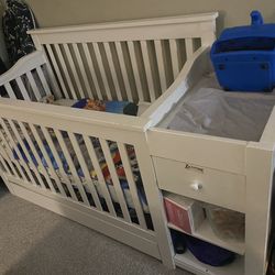 Wooden Baby Crib With Drawers