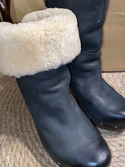 UGG LYNNEA BLACK size 8 Used 3-4 Times