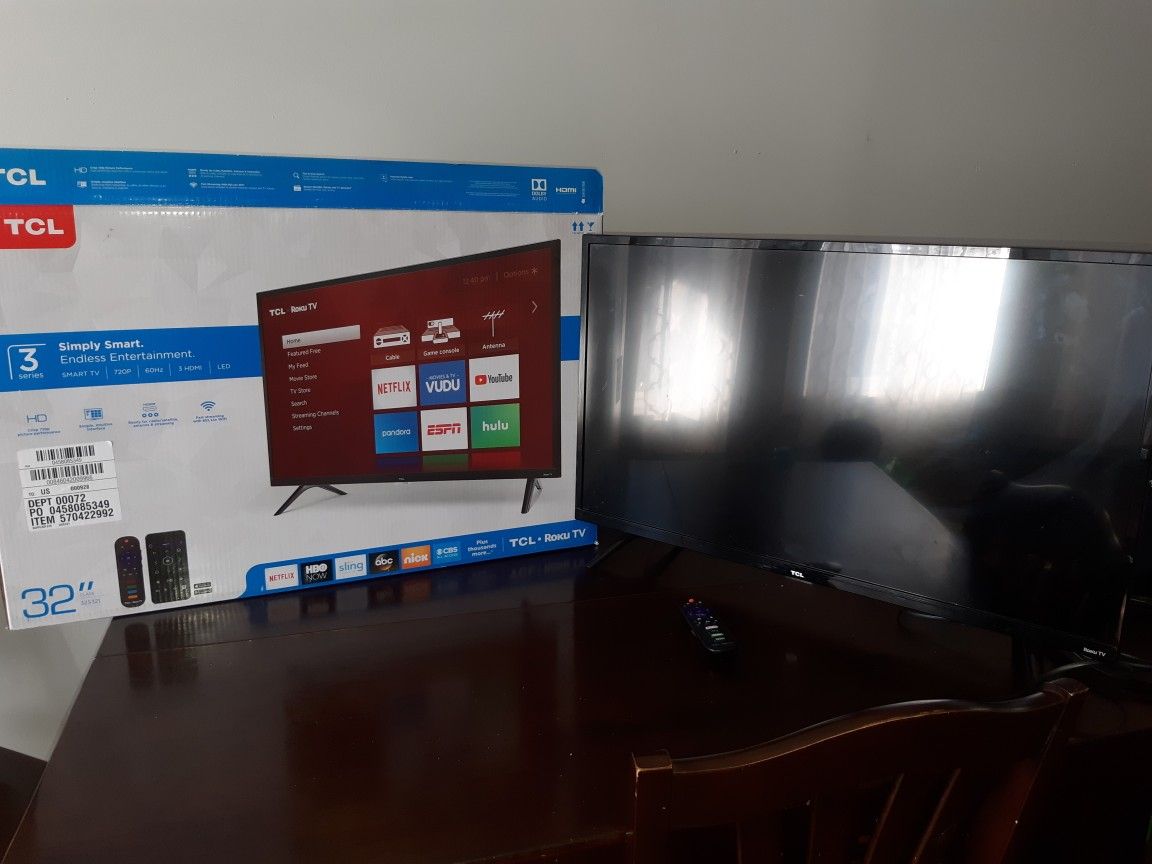 TCL 32" Class 720P HD LED Roku Smart TV 3 Series 32S321