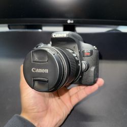 Canon Rebel T7i