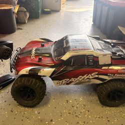 Traxxas Slash RC Car 