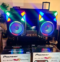 Pioneer ! Ultimate Party Speaker ! 700 Watts, RGB LED Lights + Stand, Microphone, Karaoke & DJ Ready