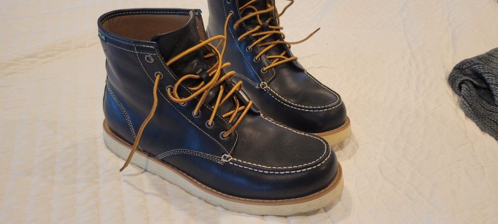 Eastland moc toe boots