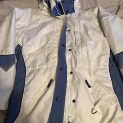 Woman’s  Columbia Winter Coat Size  Medium   (Used)