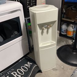 Water Cooler  Hot Or Cold Water 