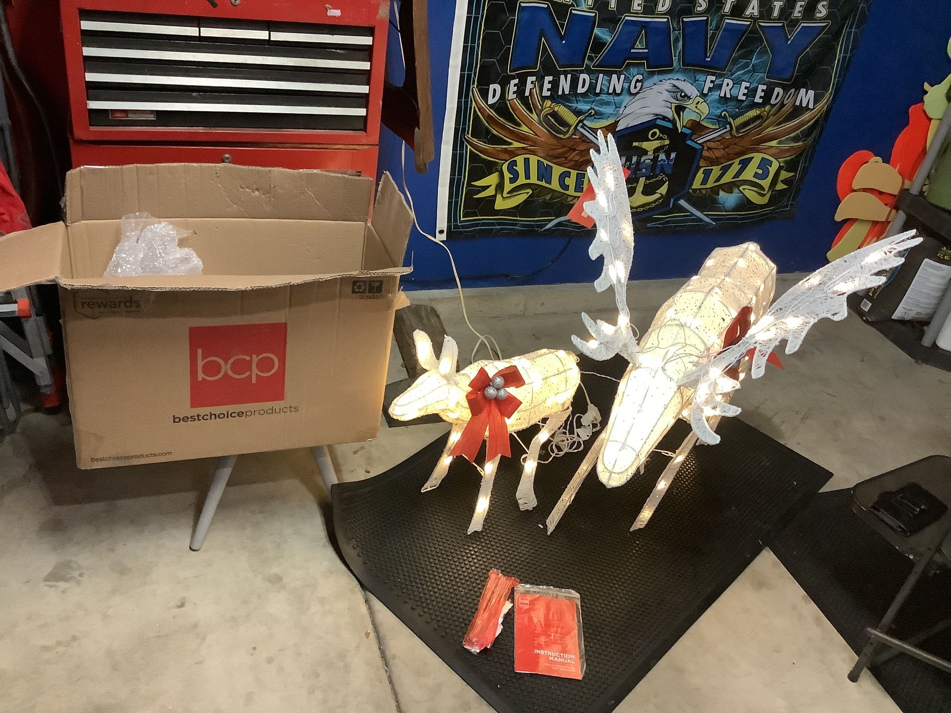 Best Choice products brand new 2 piece moose family lighted Christmas yard decorations w 170 led lights, stakes one large and one small Just put toge