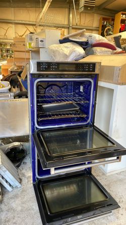 Restaurant kitchen oven