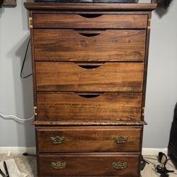 Dresser
