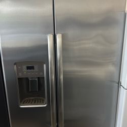 GE Refrigerator 