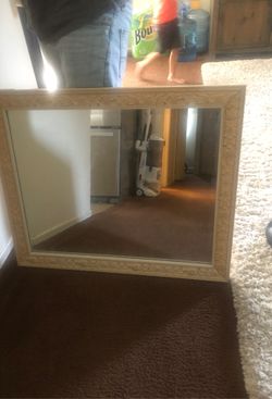 Wall mirror