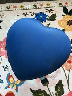 Heart-Shaped Blue Velvet Vanity Stool – Lucite Bow Legs