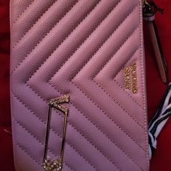Victoria Secret (PINK QUILTED FAUX LEATHER WRISTLET)