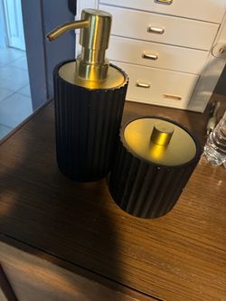 Dispenser bathroom accessories