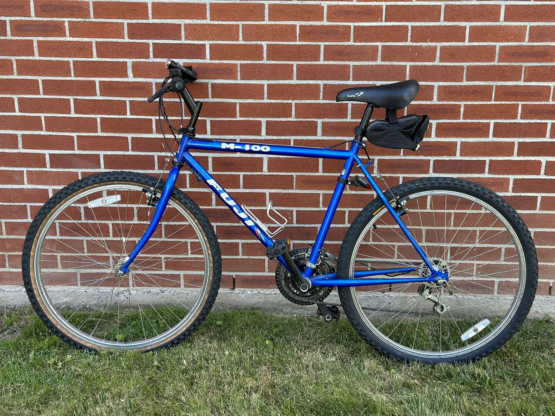 Fuji M 100 18 Speed Royal Blue Bike Shimano 515