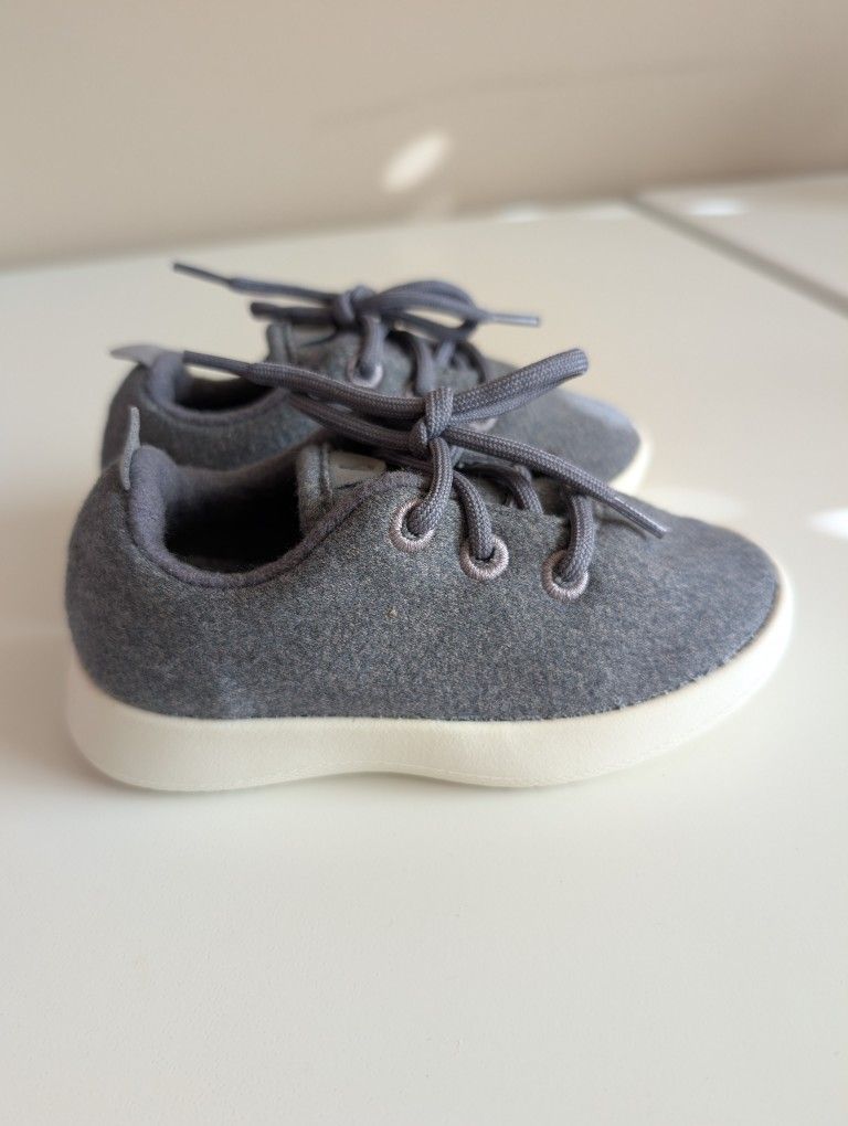 Allbirds Wool Runner Kids Sneakers in Gray and White - Brand New Shoes