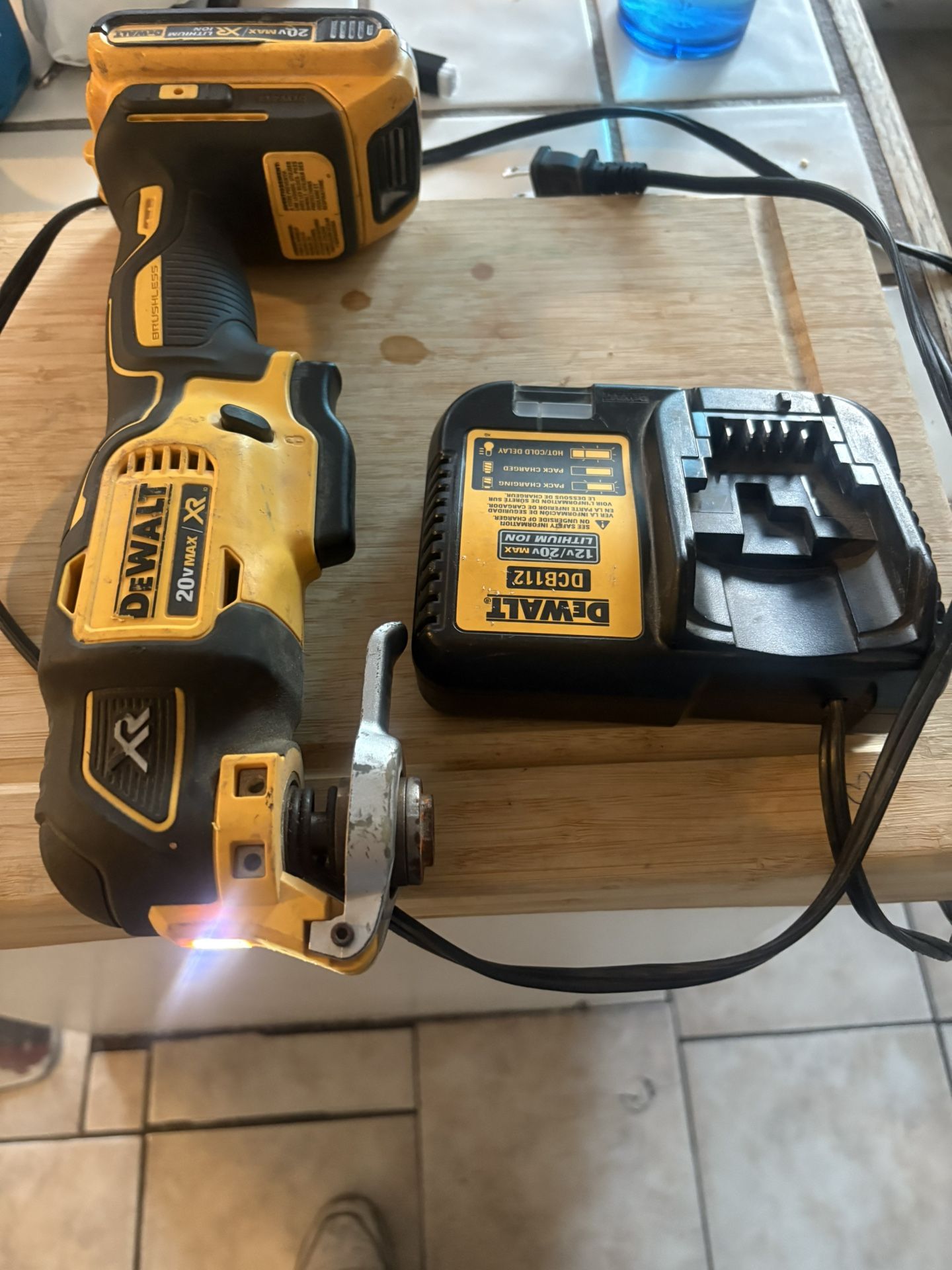 Oscillating Multi Tool, Battery And Battery Charger