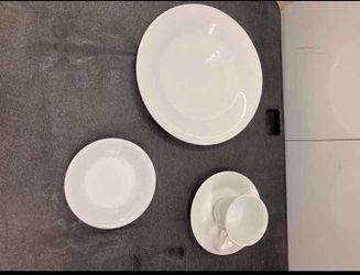 Fine Porcelain Ascot China from Japan Set for 6