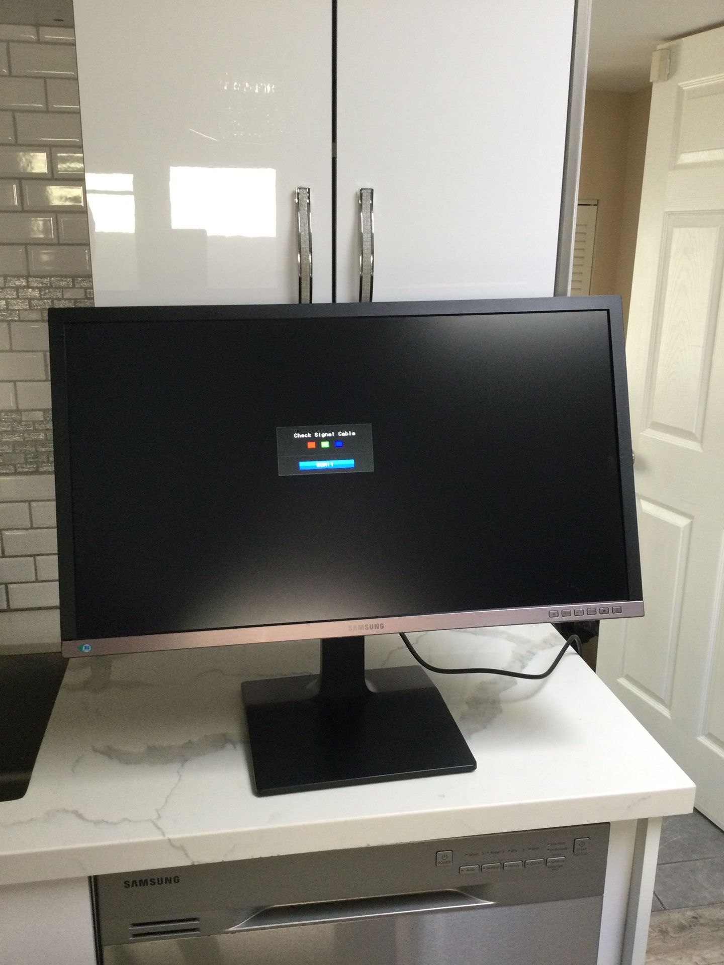 Samsung Monitor 28 Inches With HDMI Port/4K/