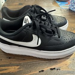 Womens Nike Court Vision
