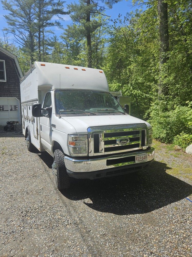 2012 Ford E350