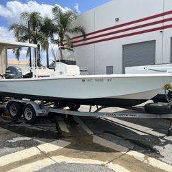 2009 Seaswirl Striper 22’ Bay Boat 