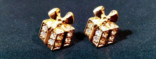 Avon Christmas presents earrings