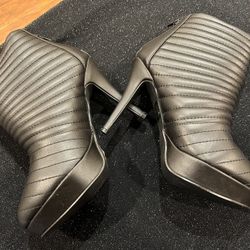 NEW Torrid Black Heel Moto Quilted Women’s Size 10 