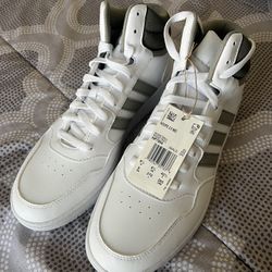 NWT • Adidas Men’s Shoe