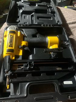 Dewalt 16 gauge straight finish nailer DWFP71917