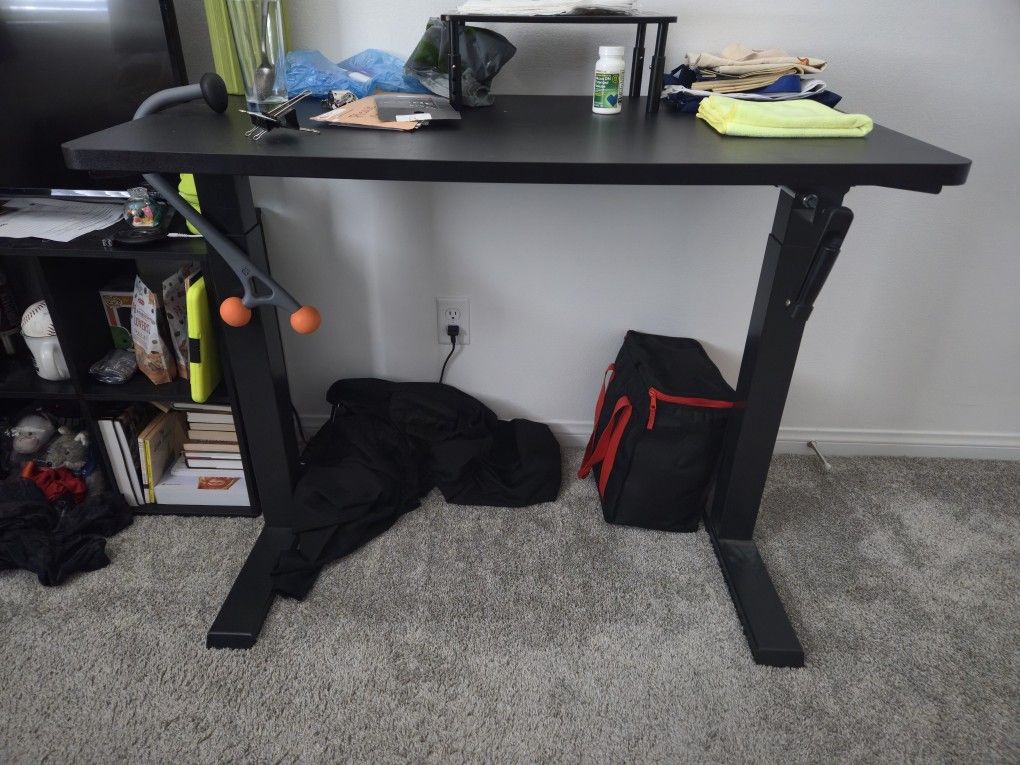 Adjustable Desk. Sitting Or Standing